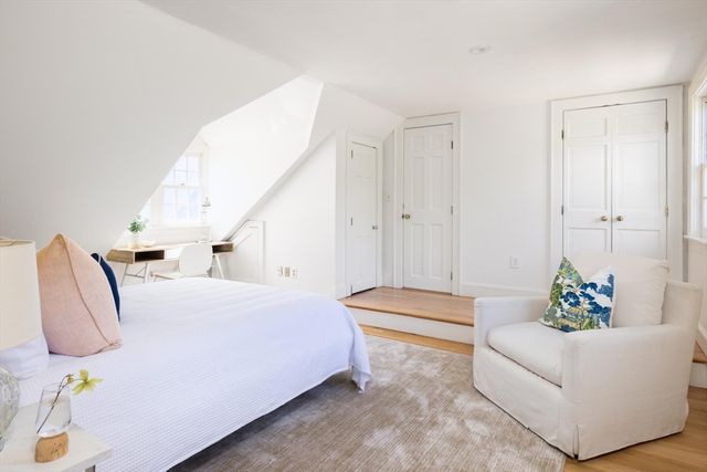 191 Newton St, Brookline, MA 02445