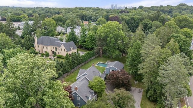 191 Newton St, Brookline, MA 02445