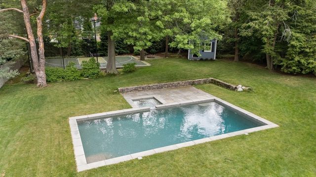 191 Newton St, Brookline, MA 02445