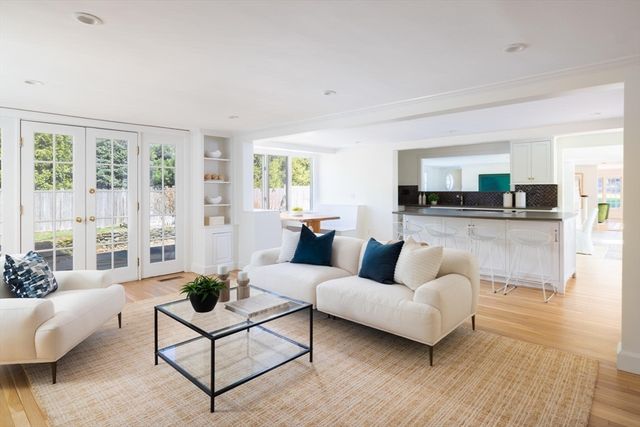 191 Newton St, Brookline, MA 02445