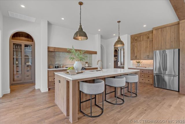 17683 E White Tail Cove, Owasso, OK 74055