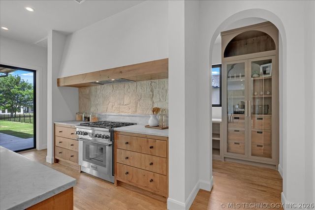 17683 E White Tail Cove, Owasso, OK 74055