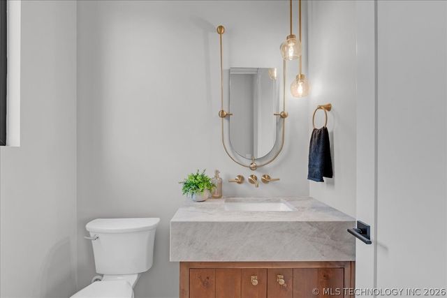 17683 E White Tail Cove, Owasso, OK 74055