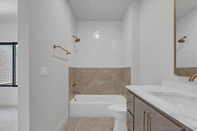17683 E White Tail Cove, Owasso, OK 74055