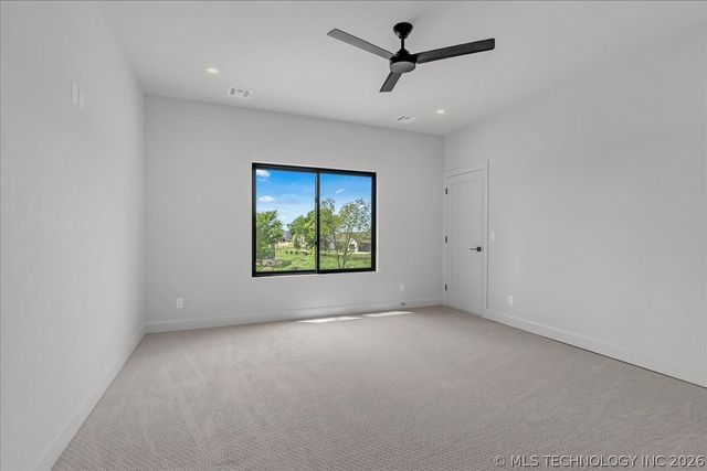 17683 E White Tail Cove, Owasso, OK 74055