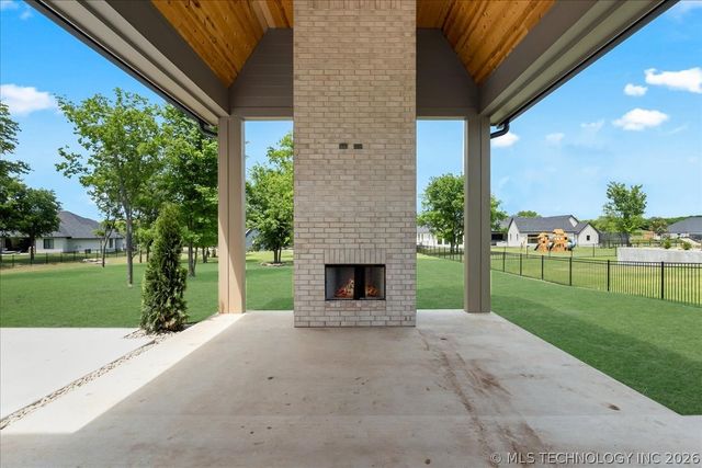 17683 E White Tail Cove, Owasso, OK 74055