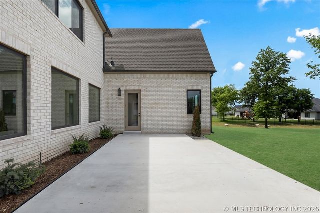 17683 E White Tail Cove, Owasso, OK 74055