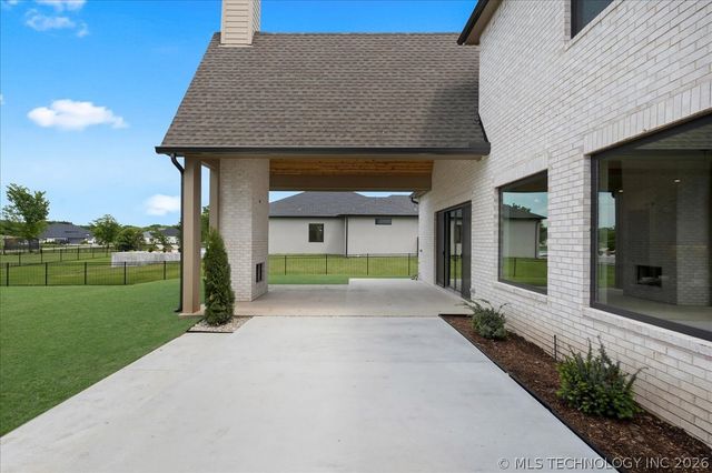 17683 E White Tail Cove, Owasso, OK 74055