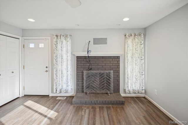 19750 Rosin Drive, Clinton Township, MI 48038