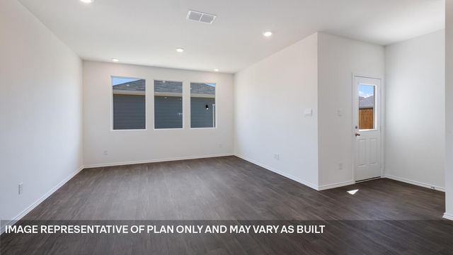 318 Santo Domingo RD, Bastrop, TX 78602