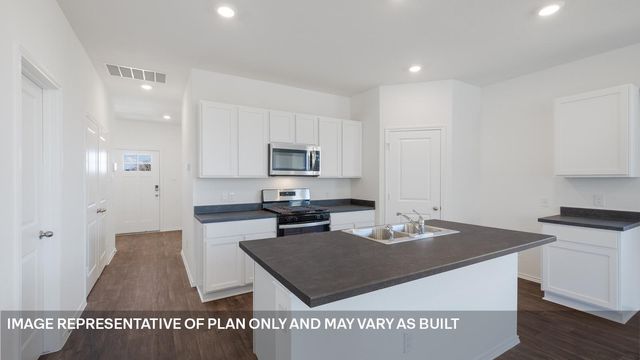 318 Santo Domingo RD, Bastrop, TX 78602