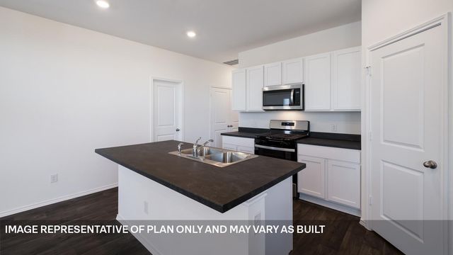 318 Santo Domingo RD, Bastrop, TX 78602