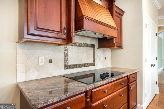 202 Avondale Circle, Warner Robins, GA 31088