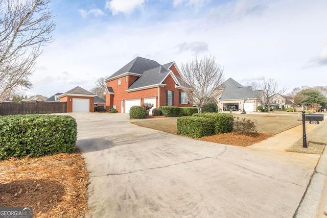 202 Avondale Circle, Warner Robins, GA 31088