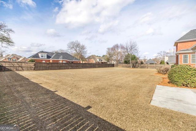 202 Avondale Circle, Warner Robins, GA 31088