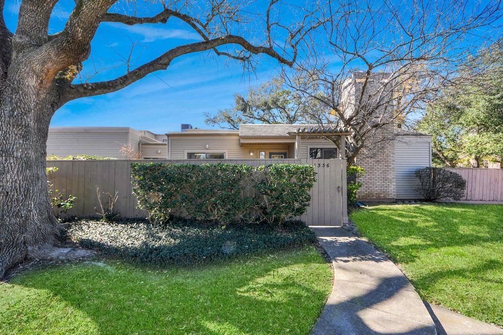 1336 Chardonnay Drive, Houston, TX 77077