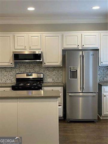 534 Vinings Estates Drive SE B6, Mableton, GA 30126