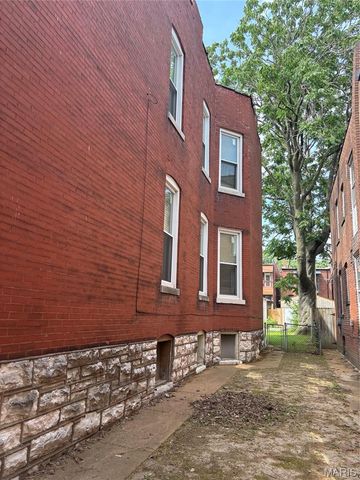 4557 Arco Avenue, St Louis, MO 63110