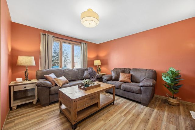 1718 6th Avenue S, Fargo, ND 58103