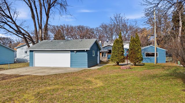 1718 6th Avenue S, Fargo, ND 58103