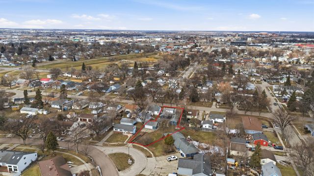 1718 6th Avenue S, Fargo, ND 58103