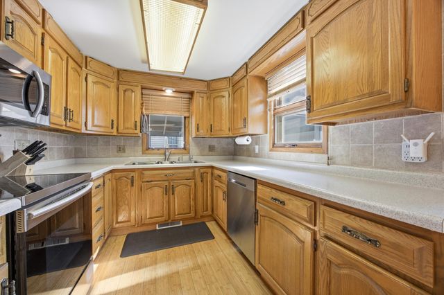 1718 6th Avenue S, Fargo, ND 58103