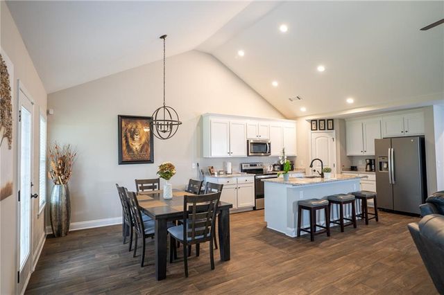 72 South Main Street, Maysville, GA 30558