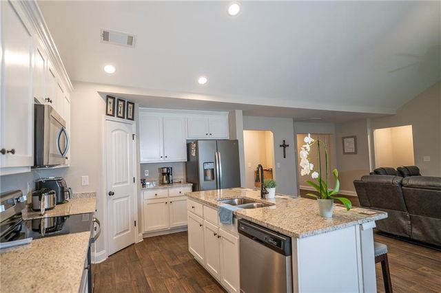 72 South Main Street, Maysville, GA 30558