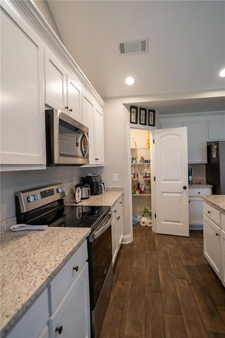 72 South Main Street, Maysville, GA 30558