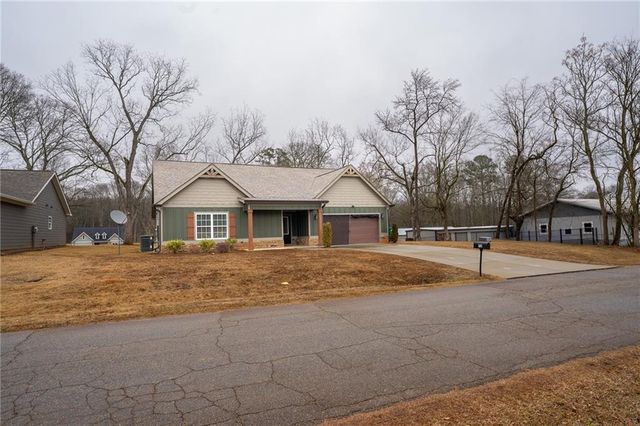 72 South Main Street, Maysville, GA 30558