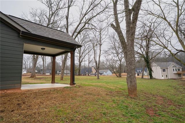 72 South Main Street, Maysville, GA 30558