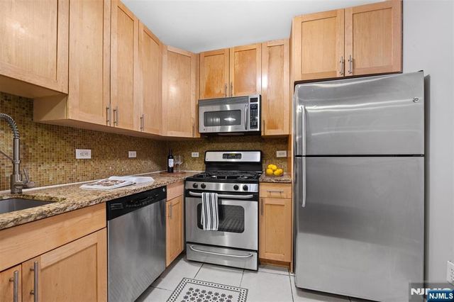 159 2nd Street 403, Jersey City, NJ 07302