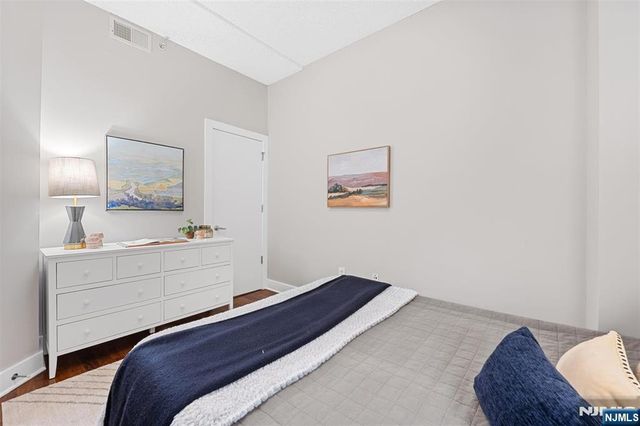 159 2nd Street 403, Jersey City, NJ 07302