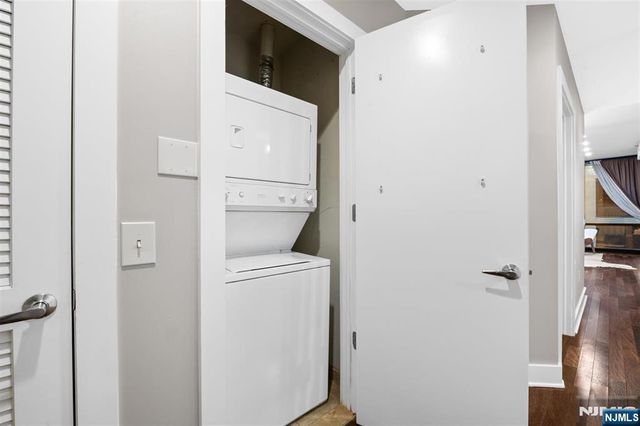 159 2nd Street 403, Jersey City, NJ 07302