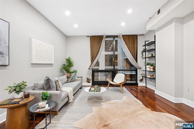 159 2nd Street 403, Jersey City, NJ 07302