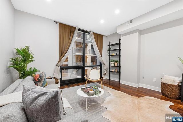 159 2nd Street 403, Jersey City, NJ 07302