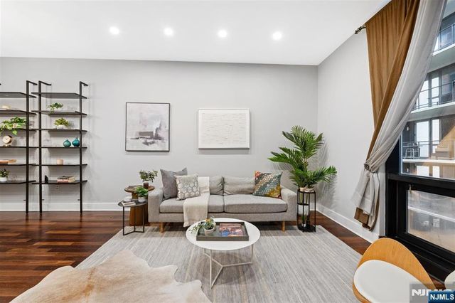 159 2nd Street 403, Jersey City, NJ 07302