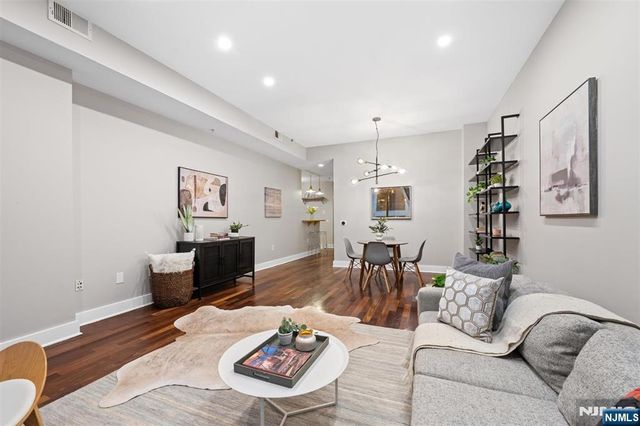 159 2nd Street 403, Jersey City, NJ 07302