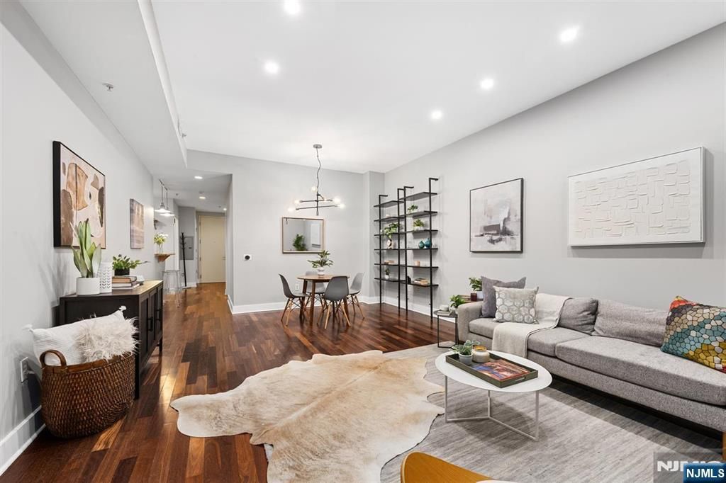 159 2nd Street 403, Jersey City, NJ 07302