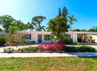 323 Pinewood Street, Lantana, FL 33462