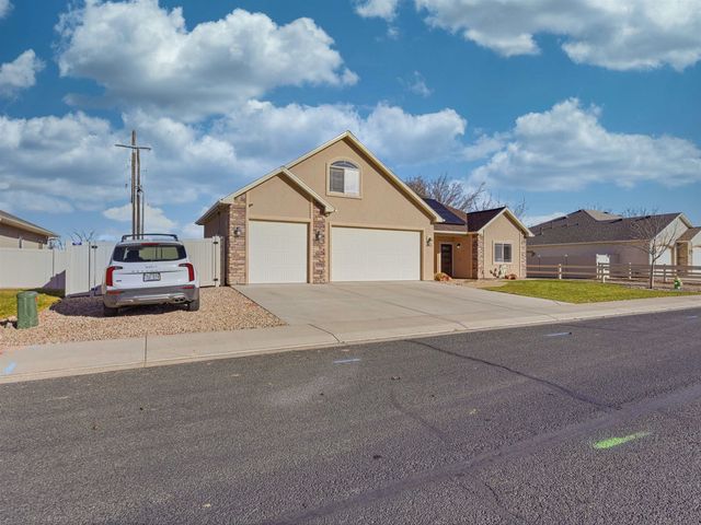 2904 River Bend Lane, Grand Junction, CO 81503