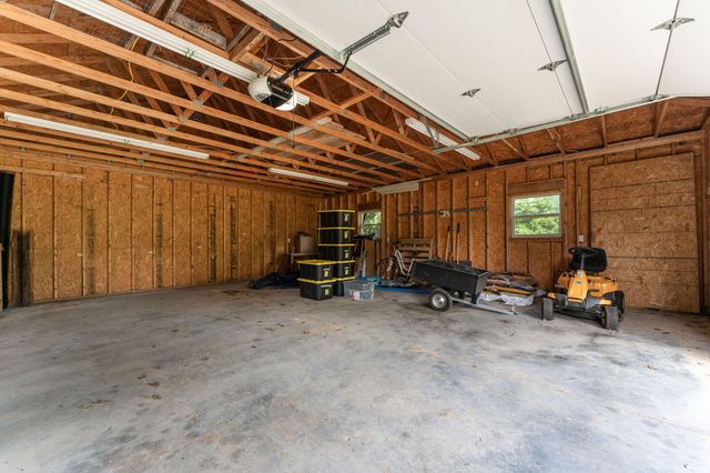 451 Uniqueville Lane, Lampe, MO 65681