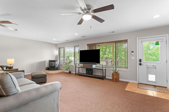 451 Uniqueville Lane, Lampe, MO 65681