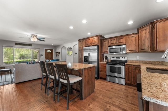451 Uniqueville Lane, Lampe, MO 65681