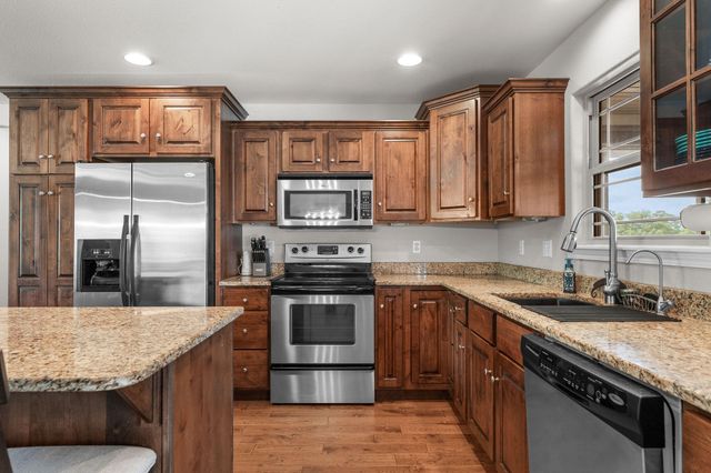 451 Uniqueville Lane, Lampe, MO 65681