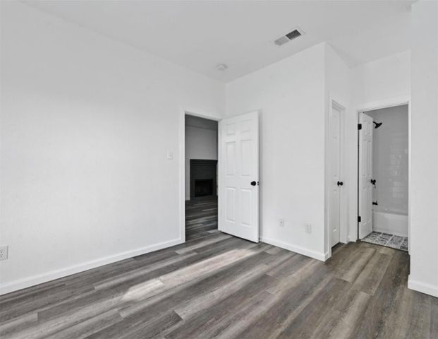 9508 Kempler DR B, Austin, TX 78748