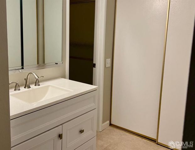 117-B Ironwood Plaza 117B, Monroe, NJ 08831