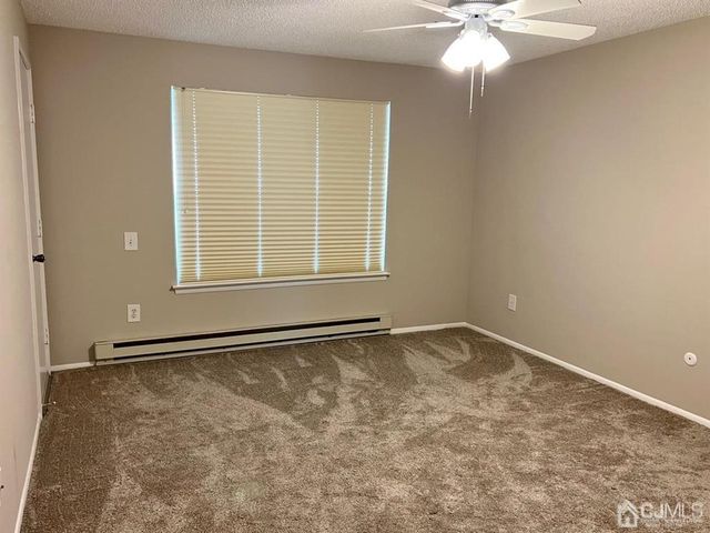 117-B Ironwood Plaza 117B, Monroe, NJ 08831