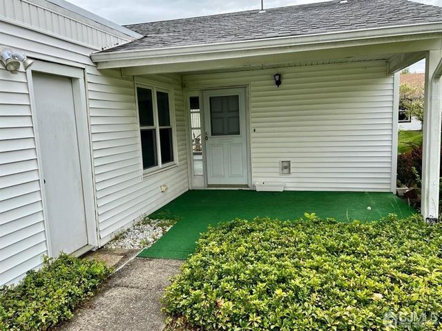 117-B Ironwood Plaza 117B, Monroe, NJ 08831