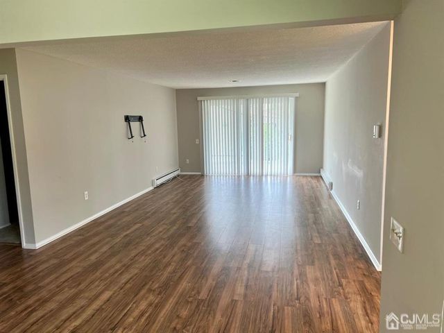 117-B Ironwood Plaza 117B, Monroe, NJ 08831